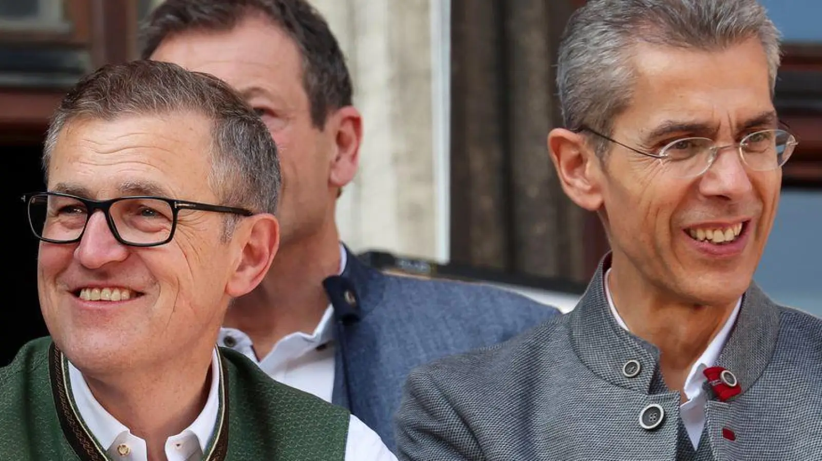 Michael Diederich (rechts) verlässt den FC Bayern und wechselt in die Wirtschaft. (Foto: Karl-Josef Hildenbrand/dpa)