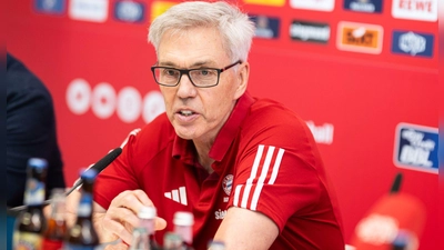 Gordon Herbert geht mit den Bayern-Basketballern als Favorit in die neue Saison. (Foto: Lukas Barth/dpa)