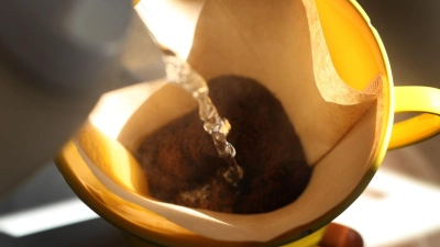 Kaffee als Verdauungshelfer: Das Getränk kann den Darm in Schwung bringen. (Foto: Karl-Josef Hildenbrand/dpa)