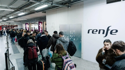 Der Verkehr auf der wichtigen Strecke zwischen Madrid und Andalusien ist bis auf weiteres unterbrochen. (Foto: Carlos Luján/EUROPA PRESS/dpa)