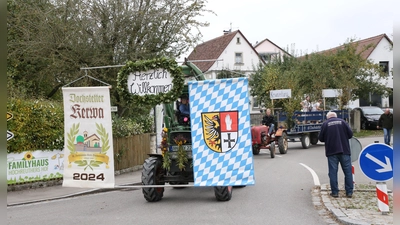 Der große Umzug durch Oberdachstetten ist ein Highlight der Kerwa-Tage. (Foto: Alexander Biernoth)