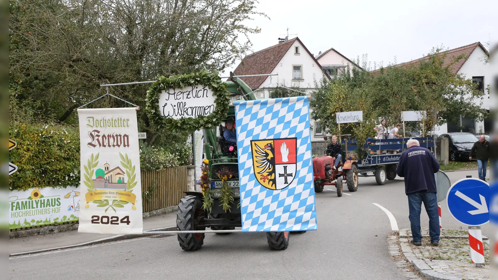 Der große Umzug durch Oberdachstetten ist ein Highlight der Kerwa-Tage. (Foto: Alexander Biernoth)