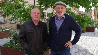 Friedemann Emmert (links) und Peter Cahn widmen sich am 17. Mai einen Abend lang dem legendären US-amerikanischen Musiker Bob Dylan. (Foto: Martina Haas)