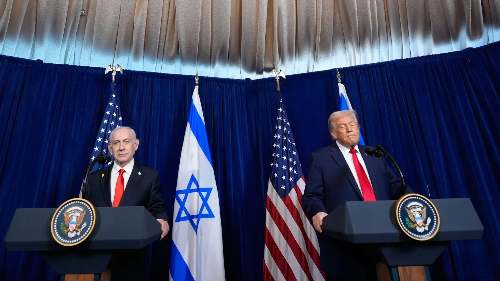 US-Präsident Trump und Israels Premier Netanjahu sehen den Iran weiter als Bedrohung.  (Foto: Alex Brandon/AP/dpa)