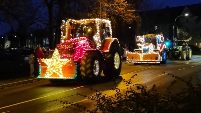 Es ging einmal quer durch die Stadt – viele Menschen standen am Straßenrand und sahen zu. (Foto: Margit Schwandt)