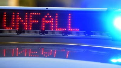 Eine 16-Jährige ist am Dienstag von ihrem 125er-Motorrad gestürzt. Sie verletzte sich leicht.  (Symbolbild: Stefan Puchner/dpa)