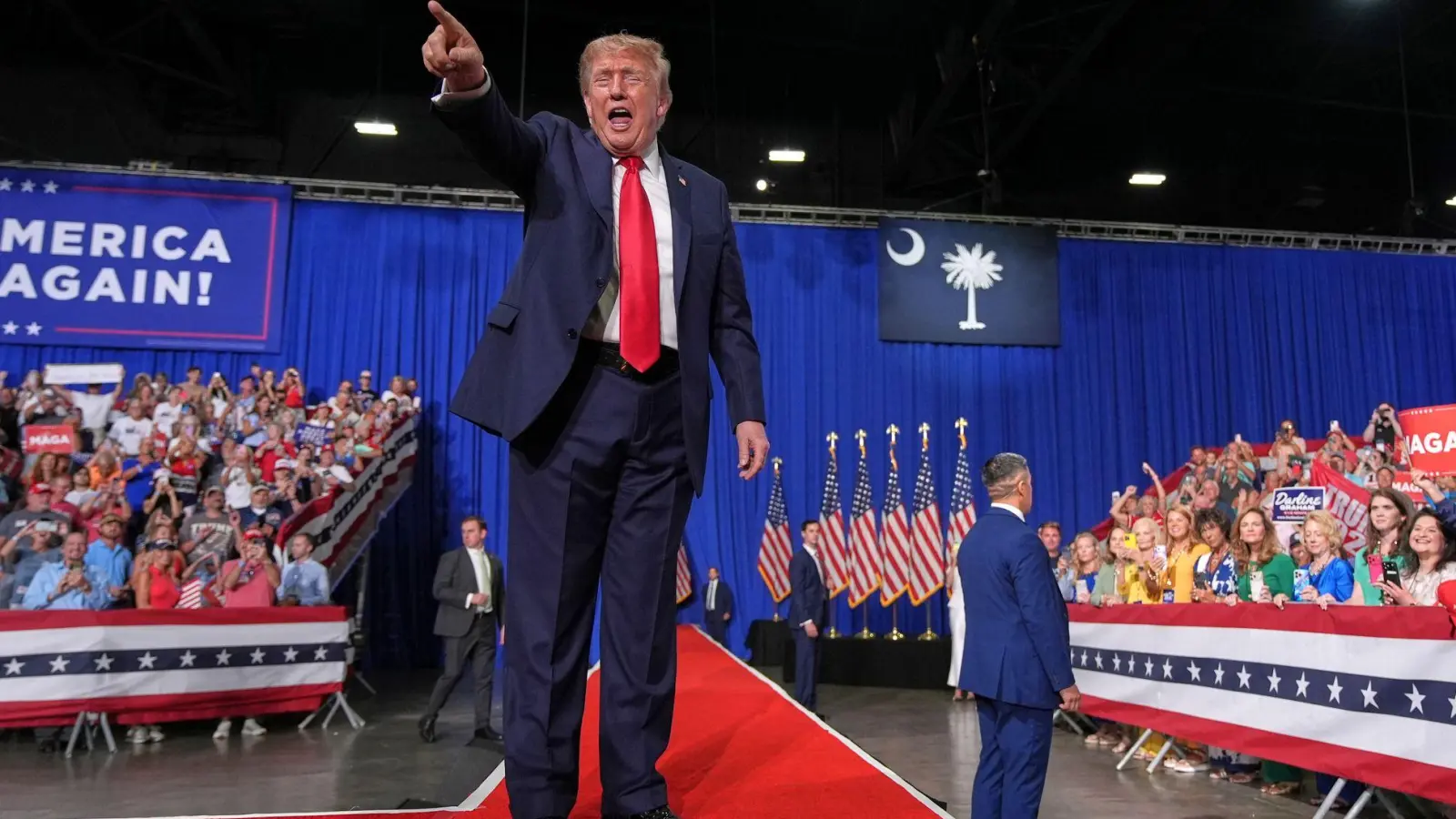 Trump sieht sich als wichtigen Faktor im Wahlkampf. (Archivbild) (Foto: Jacquelyn Martin/AP/dpa)