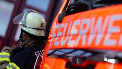 Das Familienhaus war nach Brand und Verpuffung zunächst unbewohnbar. (Symbolbild) (Foto: Marijan Murat/dpa)