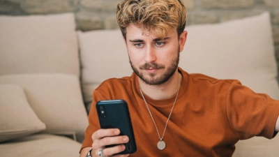 Selbst das durchschnittliche Datenvolumen bei den monatlich kündbaren Prepaid-Tarifen der Netzbetreiber ist einer Studie zufolge mit durchschnittlich 14 GB höher als der mittlere monatliche Pro-Kopf-Verbrauch. (Foto: Zacharie Scheurer/dpa-tmn)