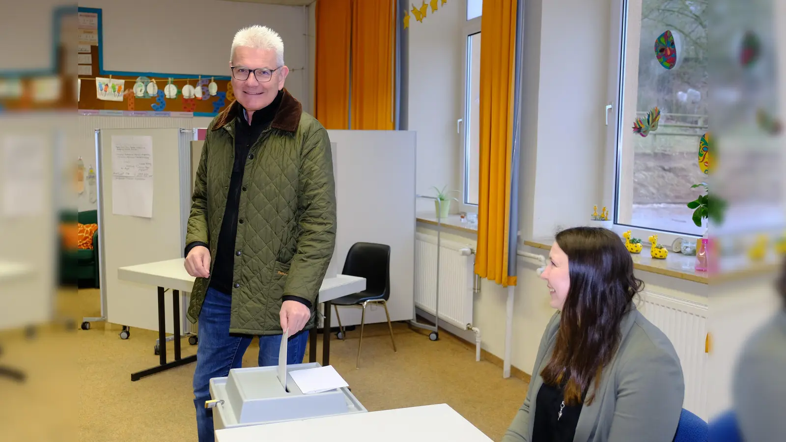 Artur Auernhammer hat am Sonntag im Weißenburger Ortsteil Oberhochstatt, seinem Wohnort, die Stimme abgegeben. (Foto: Robert Renner)