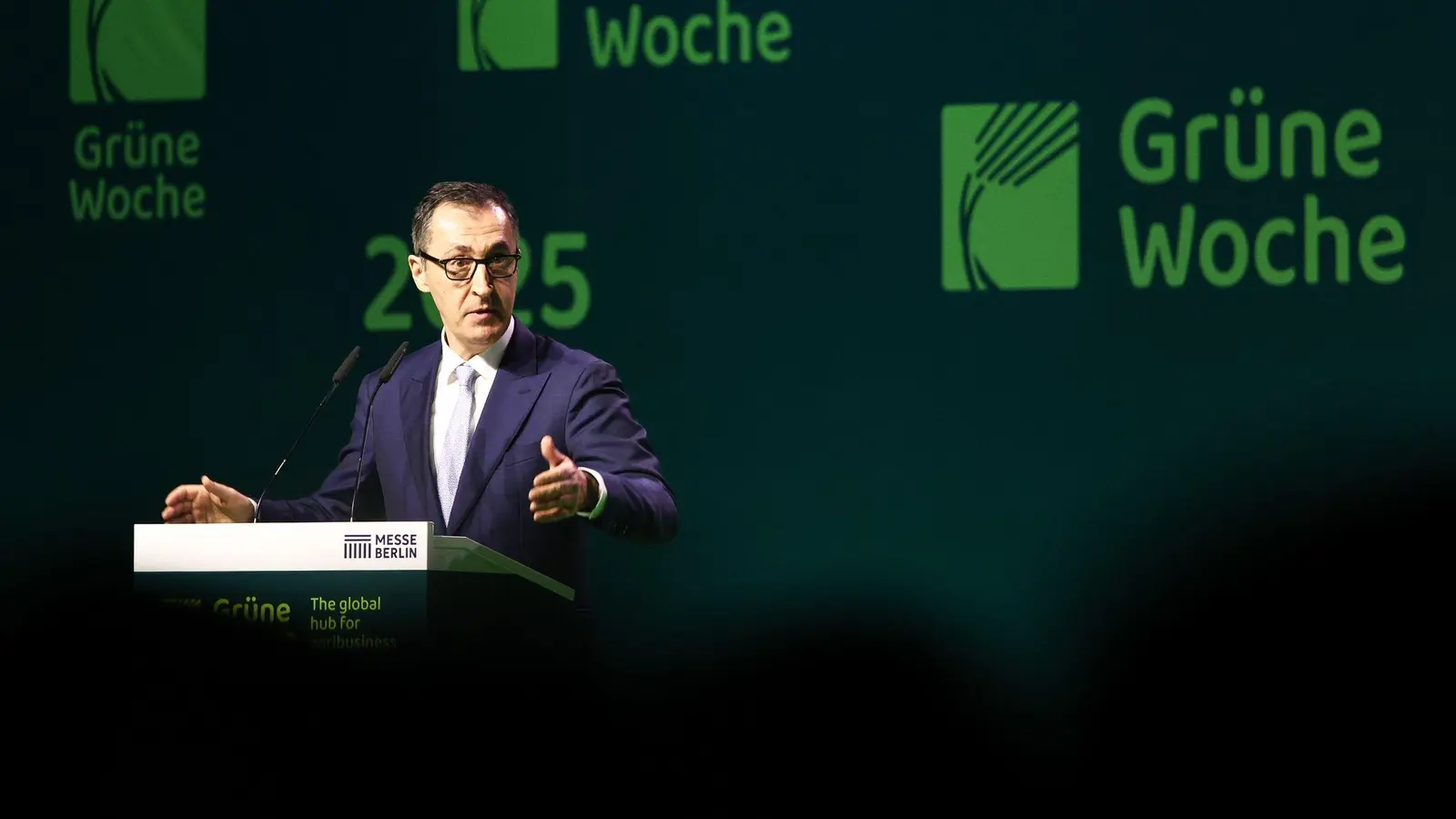 Für Cem Özdemir (Grüne) ist es die letzte Grüne Woche in seiner Funktion als Landwirtschaftsminister. (Foto: Hannes Albert/dpa)