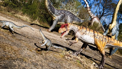 Dinosaurier konnten viele Tonnen schwer werden - aber offenbar nicht so klein, dass sie nur ein paar Gramm wogen. (Archivbild) (Foto: Moritz Frankenberg/dpa)