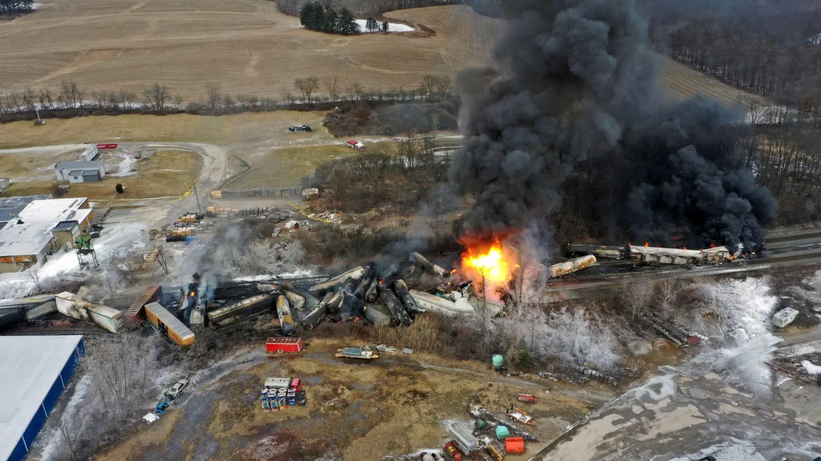 Ein überhitztes Radlager war der Grund für das Zugunglück, bei dem große Mengen hochgiftiger Chemikalien in die Umwelt gelangten. (Foto: Gene J. Puskar/AP/dpa)