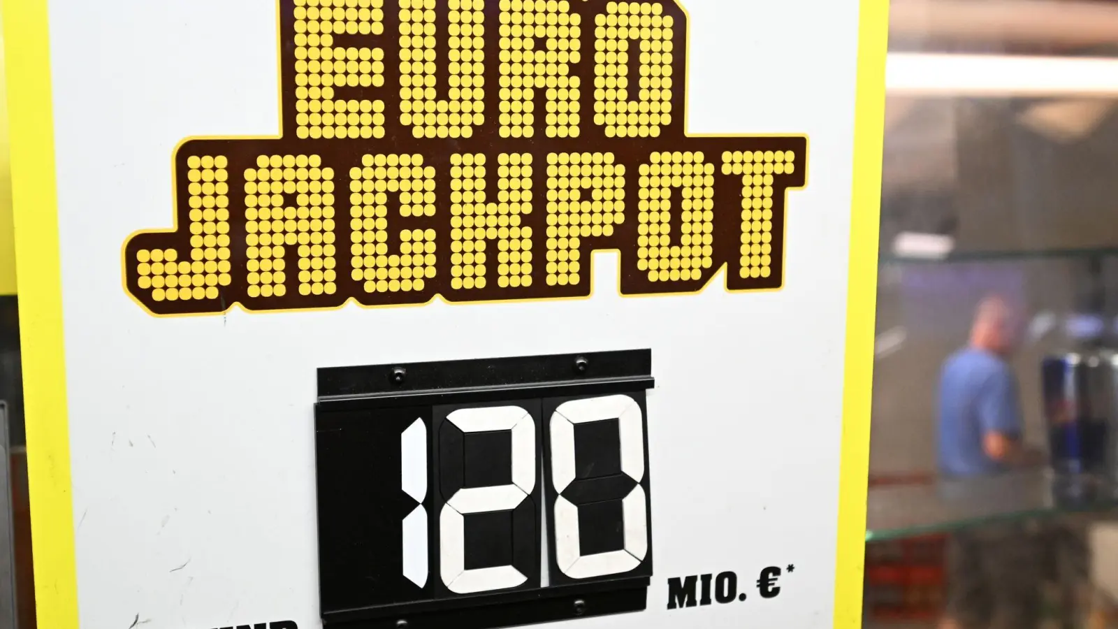 Neuer Anlauf: Wird der Eurojackpot diesmal geknackt? (Foto: Bernd Weißbrod/dpa)