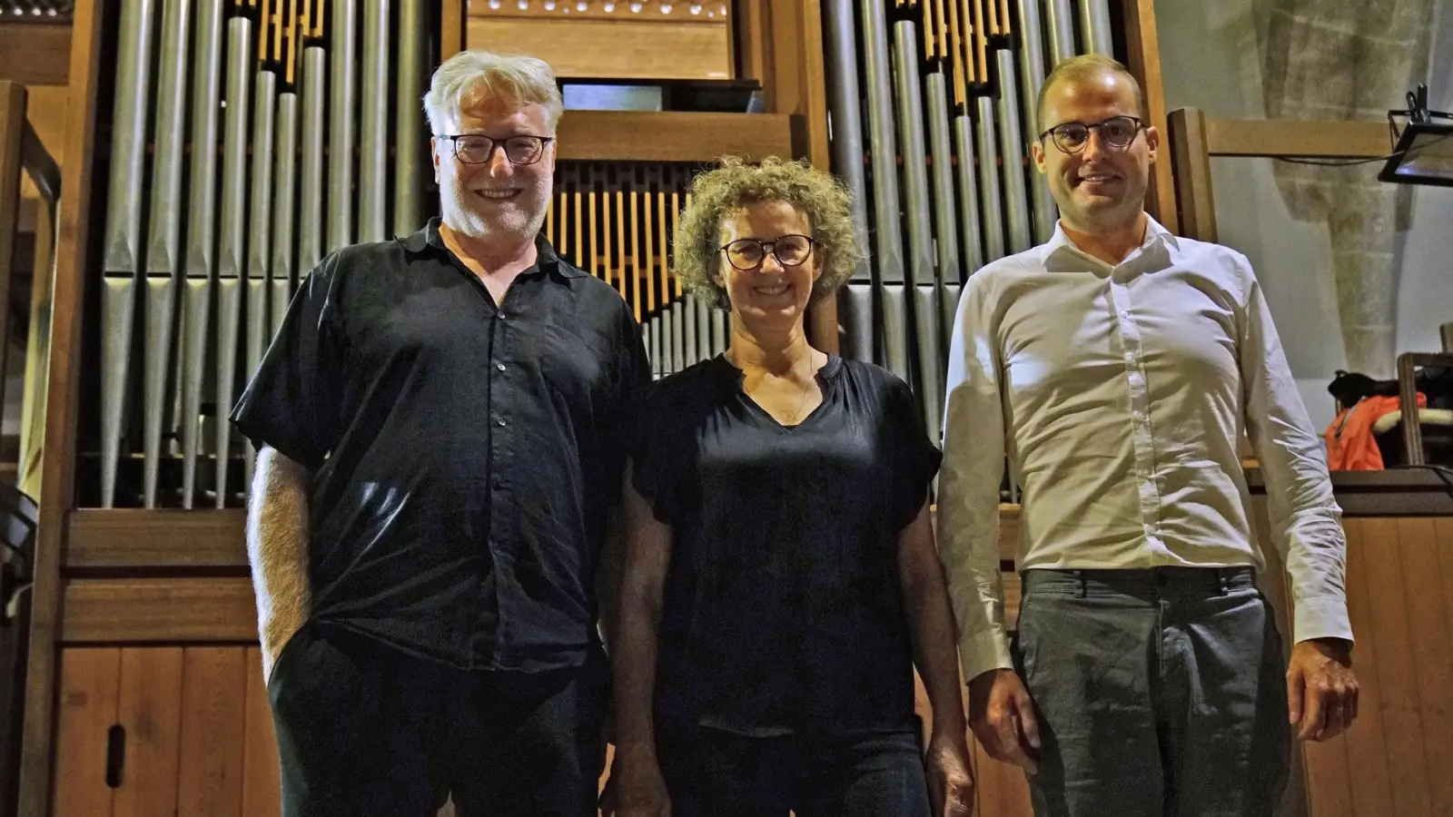 Gestalteten den ökumenischen Orgelspaziergang (von links): Kirchenmusikdirektor Friedrich Meyer, Ulrike Koch und Regionalkantor Thorsten Rascher.  (Foto: Elke Walter)
