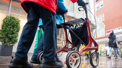 Blickpunkt Rente: Wie viel mehr oder weniger es künftig gibt, entscheidet sich im Bundestag. (Symbolbild)  (Foto: Sina Schuldt/dpa)
