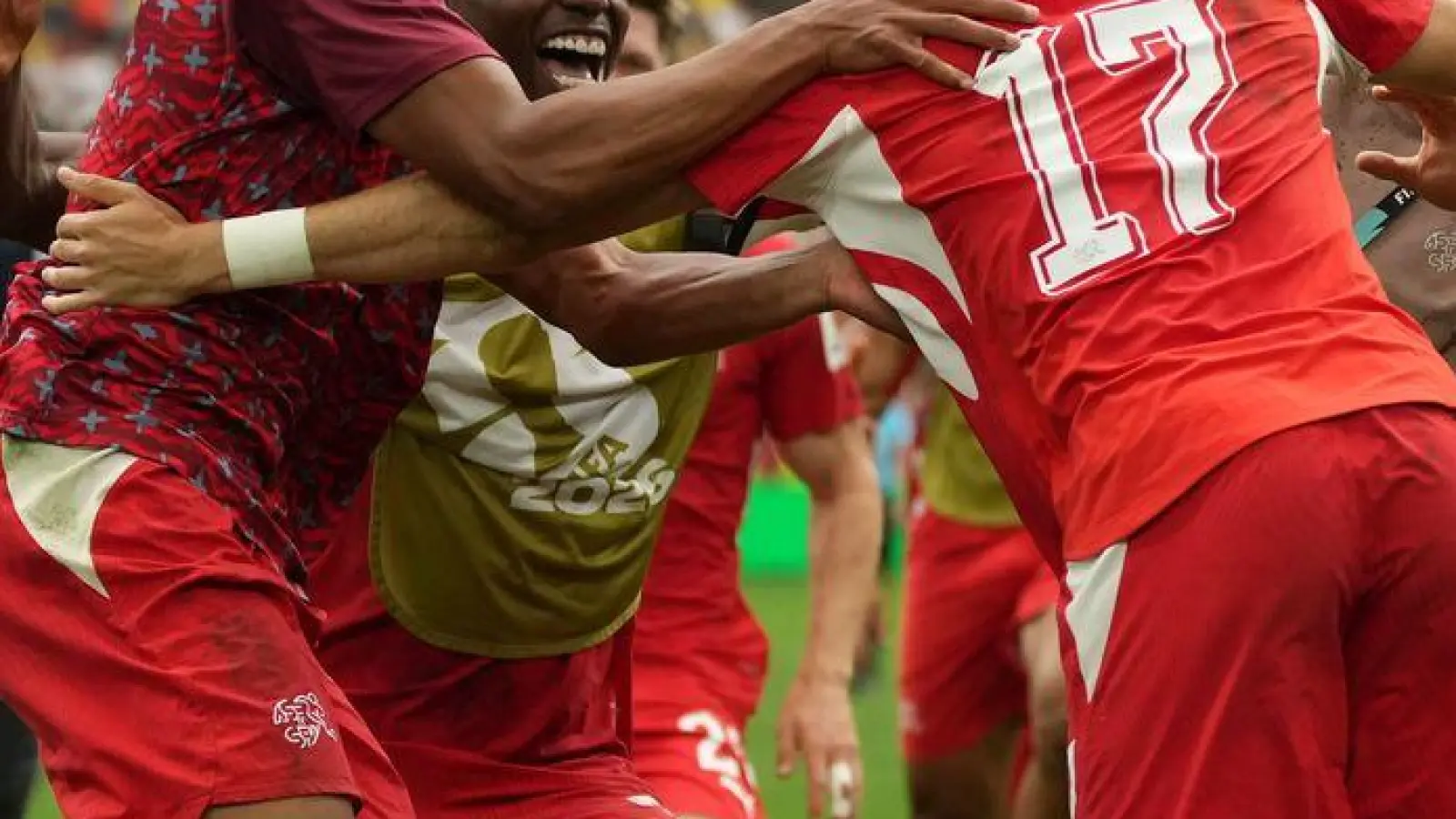 Die Schweiz überrascht mit einem Sieg gegen Kolumbien. (Foto: Abbie Parr/AP/dpa)