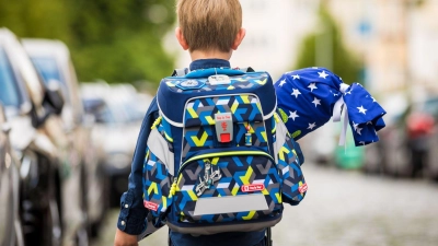 Mehr als nur ein Transportmittel für Hefte, Stifte und Sportzeug: Der Schulranzen hat für viele Kinder einen großen Wert. (Foto: Moritz Frankenberg/dpa/dpa-tmn)