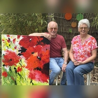 Blüten auf der Leinwand und im Garten: Ab Montag, 13. Juli, präsentieren Ekkehardt und Ilse Hofmann ihre Sommerausstellung. (Foto: Lara Hausleitner)