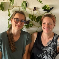 Die Gründerinnen von „JDMK Decoclips”: Johanna Demmel (links) und Michelle Kercher. (Selfie: Johanna Demmel)