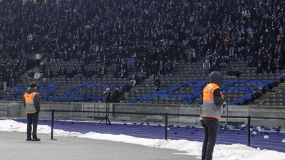 Nach Gewaltvorfällen am Samstag im Berliner Olympiastadion hat Innensenatorin Iris Spranger (SPD) Gespräche mit dem Verein angekündigt. (Foto: Andreas Gora/dpa)