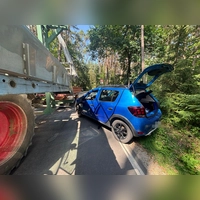 Der Unfall ereignete sich an einem schmalen Straßenabschnitt.  (Foto: Freiwillige Feuerwehr Stadt Windsbach)