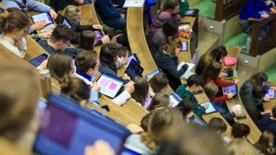 An Hochschulen gibt es fachspezifische Brückenkurse, um die Defizite auszugleichen. (Symbolbild) (Foto: Jan Woitas/dpa)