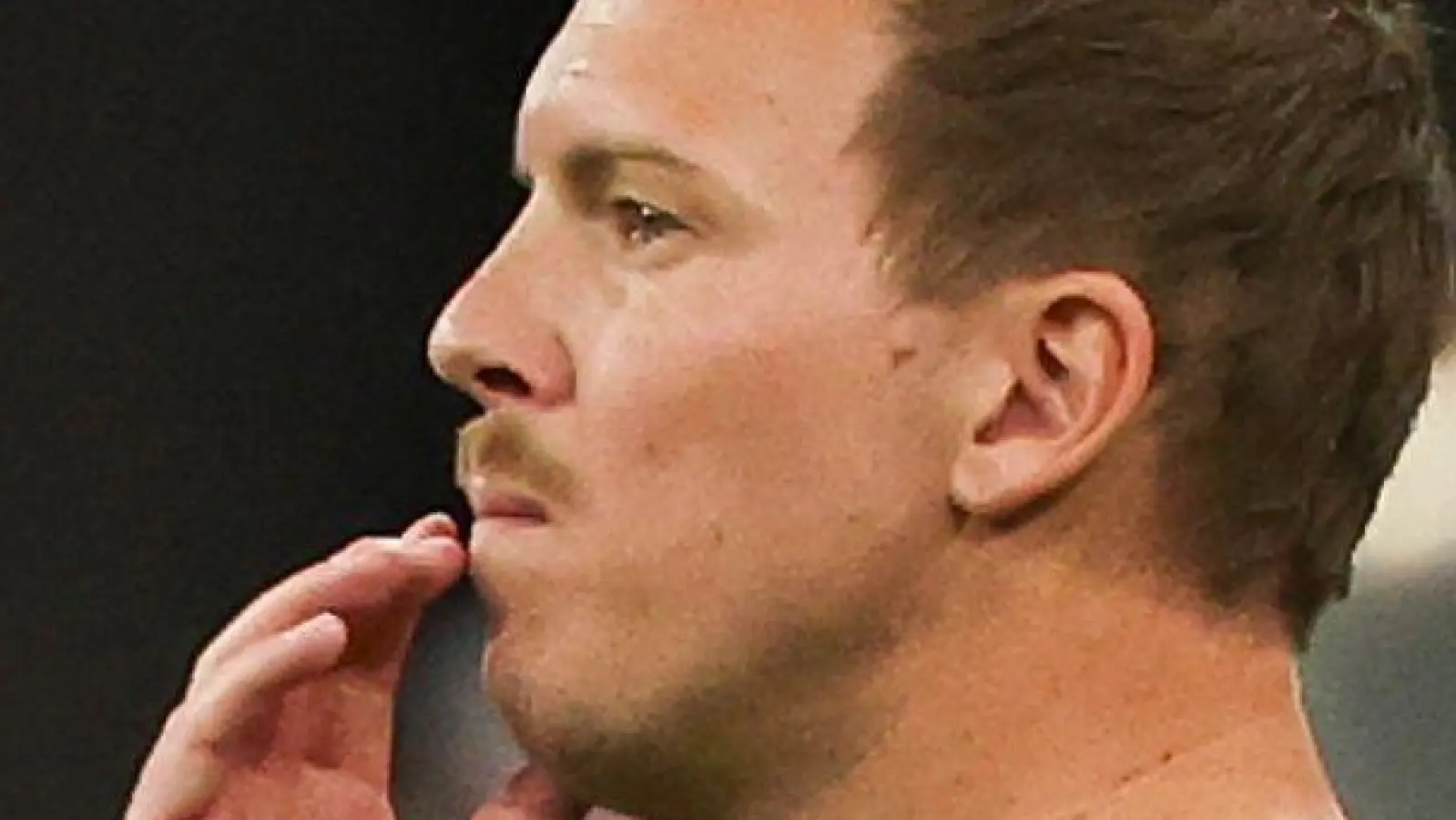 Was nun? Bundestrainer Julian Nagelsman. (Foto: Christian Charisius/dpa)