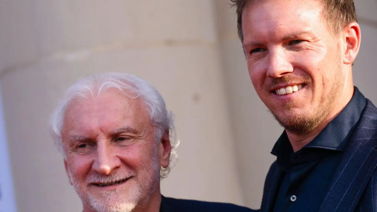 DFB-Sportdirektor Rudi Völler (l) und Bundestrainer Julian Nagelsmann. (Foto: Marius Becker/dpa)