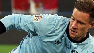 Die Zukunft der deutschen Nummer eins in Barcelona erscheint plötzlich ungewiss.  (Foto: Christian Charisius/dpa)