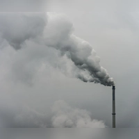 Die Aussichten für die bayerische Industrie bleiben düster. (Symbolbild)    (Foto: Armin Weigel/dpa)