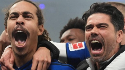 Yussuf Poulsen schießt HSV zum Derbysieg. (Foto: Marcus Brandt/dpa)