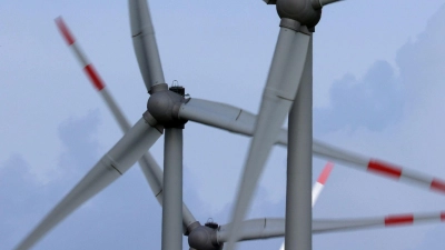 Die Unbekannten verschafften sich mit einem Trennschleifer Zugang zur Windkraftanlage. (Symbolbild) (Foto: Karl-Josef Hildenbrand/dpa)