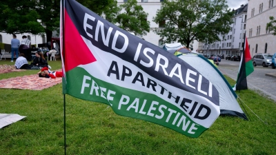 Eine geplante Veranstaltung an der Ludwig-Maximilian-Universität mit möglicherweise pro-palästinensischen Inhalten ruft die bayerische Landespolitik auf den Plan (Archivbild).  (Foto: Sven Hoppe/dpa)