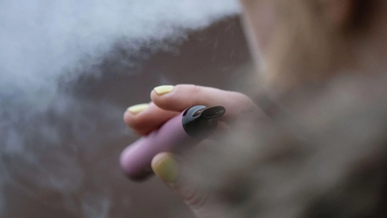 Bei synthetischen Opioiden wie Fentanyl oder Nitazenen liegt die wirksame Dosis oft nah an der tödlichen. (Symbolbild) (Foto: Marijan Murat/dpa)