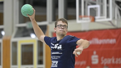 Top in der Torjägerliste und top motiviert im Aufstiegsrennen: Der angehende Jurist Jonas Wenzlik von der SG Kernfranken trifft im Derby alte Ansbacher Kollegen. (Foto: Martin Rügner)