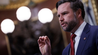 US-Vizepräsident sieht laut einem Bericht keine Gefahr, dass die USA in einen langwierigen Krieg in Nahost verwickelt werden könnten.  (Foto: Tom Brenner/AP/dpa)