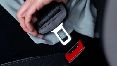 In Wohnmobilen gilt die Anschnallpflicht.  (Foto: Sven Hoppe/dpa/dpa-tmn)