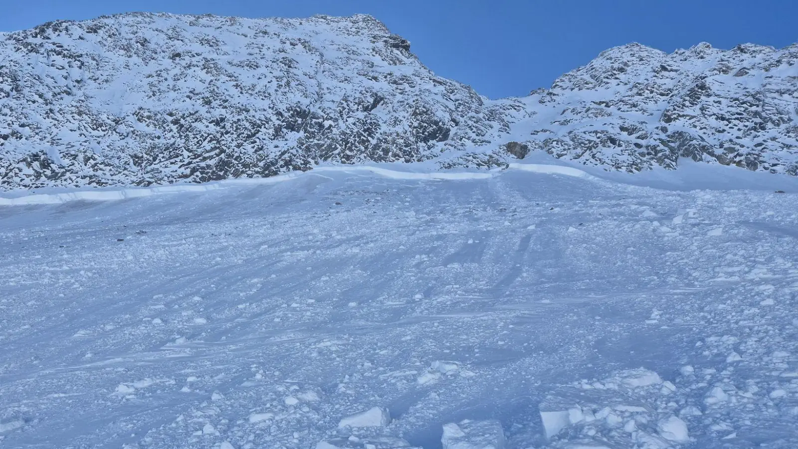Nach dem Lawinenabgang waren insgesamt acht Menschen gerettet worden, darunter fünf Deutsche. (Archivbild) (Foto: Unbekannt/BERGRETTUNG NEUSTIFT/APA/dpa)