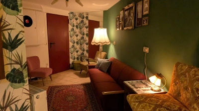 Die neu gestaltete Künstlerkabine der Kammerspiele wurde vorgestellt. (Foto: Stefanie Hayduk)