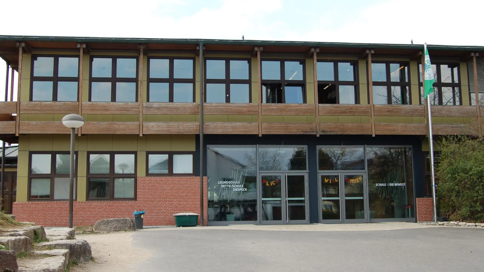 Die Diespecker Schule ist in die Jahre gekommen. Dem Schulverband steht nun ein Multi-Millionen-Projekt ins Haus. (Foto: Christa Frühwald)