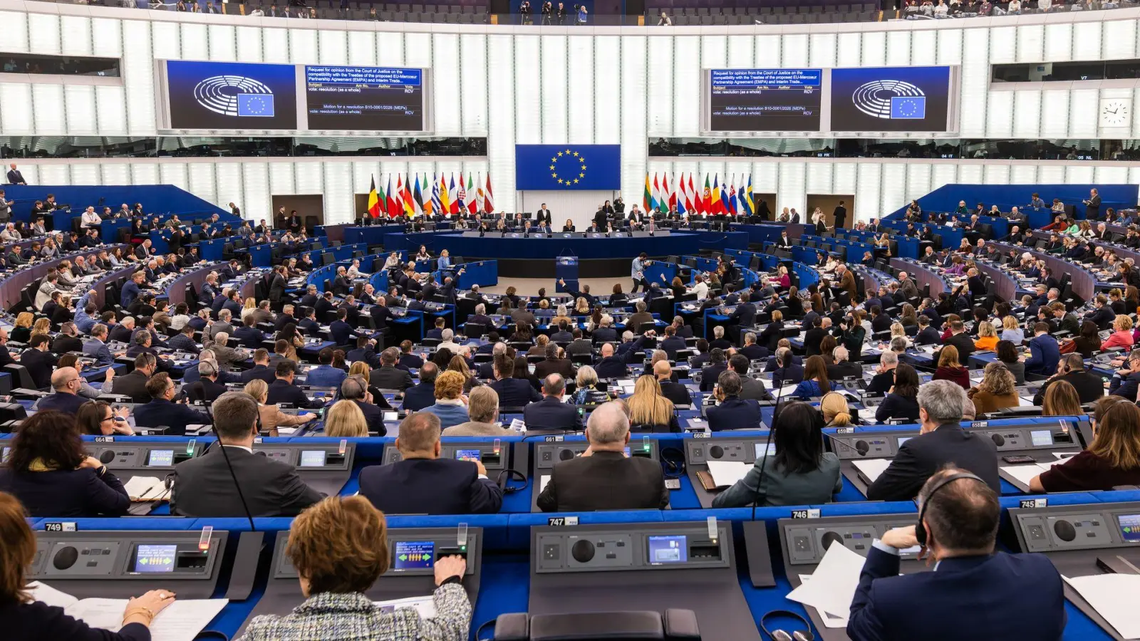 Das Parlament beschloss mit sehr knapper Mehrheit.  (Foto: Philipp von Ditfurth/dpa)