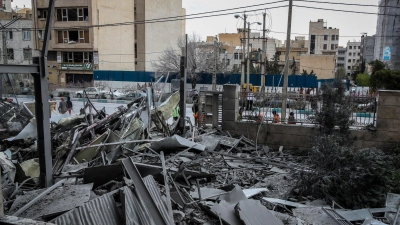 Man werde den Iran zurück in die Steinzeit versetzen, sagte Trump in einer Rede an die Nation.  (Foto: Stringer/dpa)