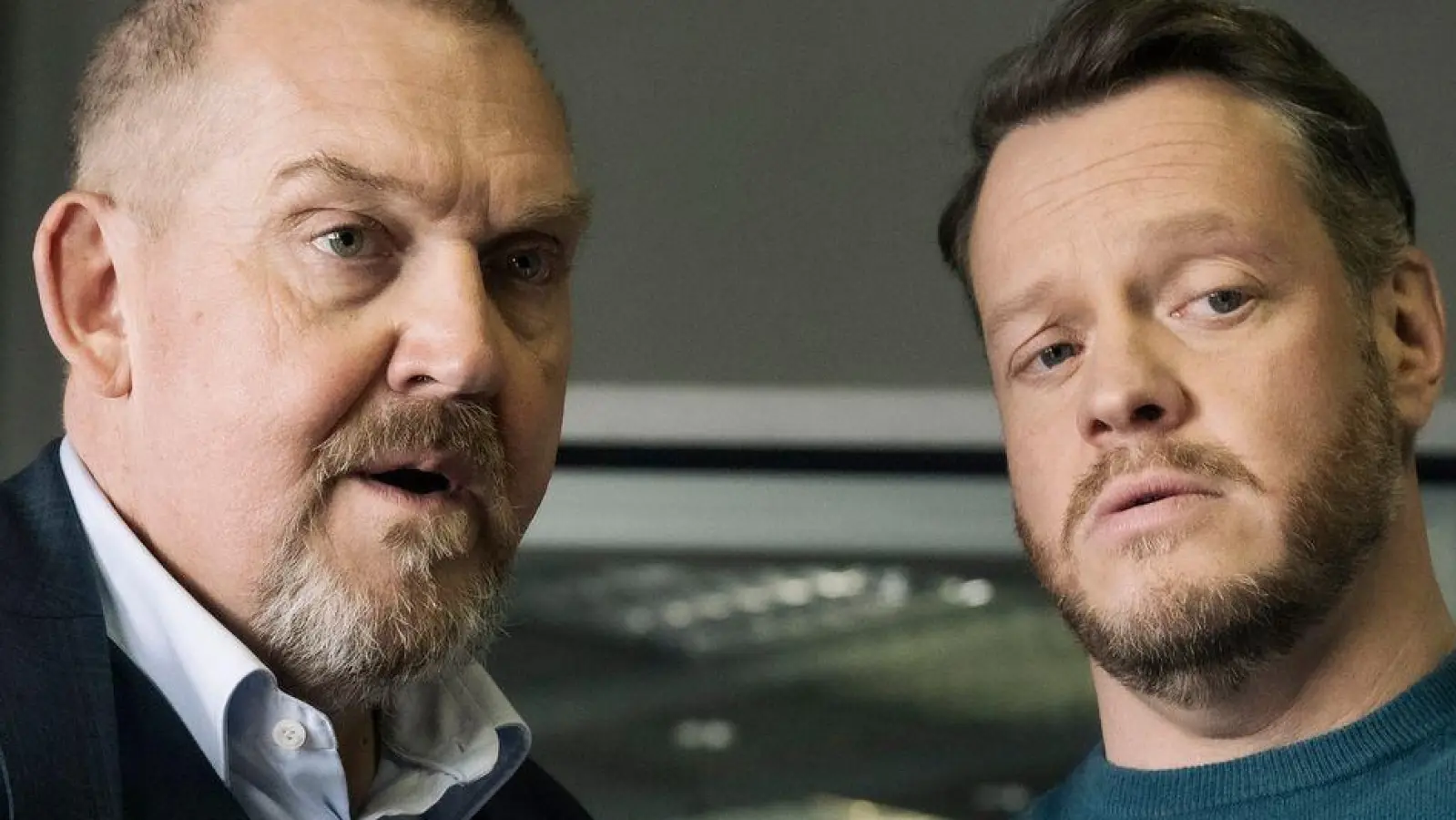 Der Fall führt die „Tatort“-Kommissare Max Ballauf (Klaus J. Behrendt) und Freddy Schenk (Dietmar Bär) zum legendären „Colonius“-Turm.  (Foto: Martin Valentin Menke/WDR/dpa)