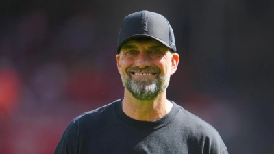 Jürgen Klopp macht eine Pause als Trainer, doch ein Experte bringt ihn nun als Englands Nationaltrainer ins Gespräch. (Foto: Jon Super/AP/dpa)